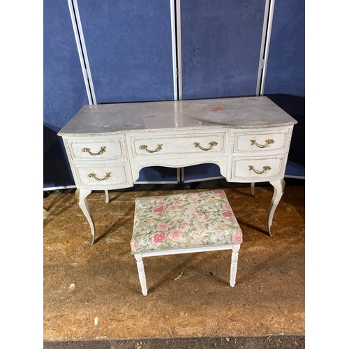 213 - Vintage White French style dressing table and matching bedside. 

See images for dimensions.