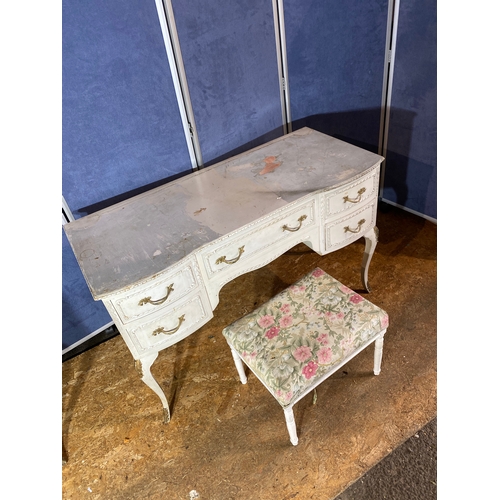 213 - Vintage White French style dressing table and matching bedside. 

See images for dimensions.