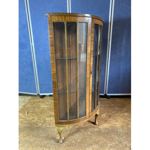 223 - Walnut glazed front display cabinet. 

Dimensions - 35