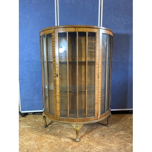 223 - Walnut glazed front display cabinet. 

Dimensions - 35