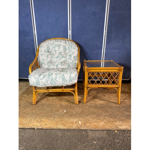 226 - Cane armchair and matching side table conservatory set.

See images for dimensions.