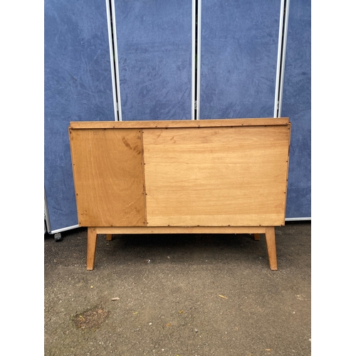 239 - Mid century side board. 

Dimensions - 45.5