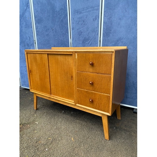 239 - Mid century side board. 

Dimensions - 45.5