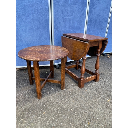 247 - Two small mahogany tables. One circular and one drop leaf. 

See images for dimensions.