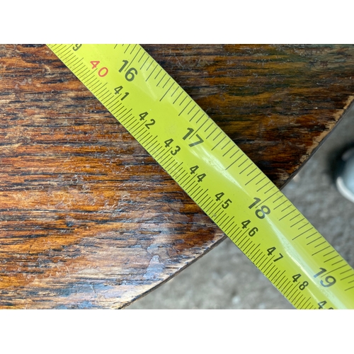 247 - Two small mahogany tables. One circular and one drop leaf. 

See images for dimensions.