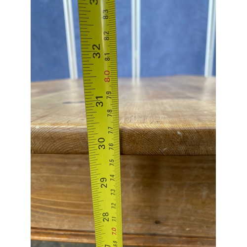 249 - Lovely Vintage pine refectory table

Dimensions - 60