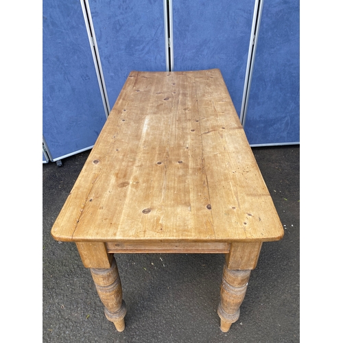 249 - Lovely Vintage pine refectory table

Dimensions - 60