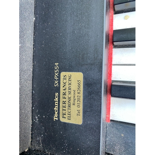 250 - Technics electric piano.

Dimensions - 54