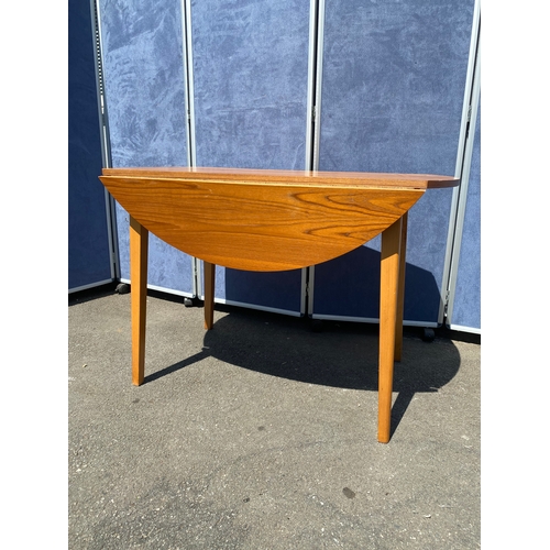 259 - Lovely teak drop leaf table. 

See images for dimensions.