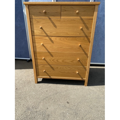 261 - Lovely modern oak two over four drawer chest of drawers. 

Dimensions - 31.5