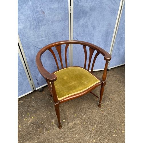 274 - Antique mahogany tub style armchair 

Dimensions - 21