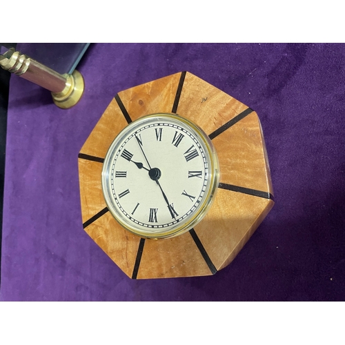 23 - Lot of three quarts clocks