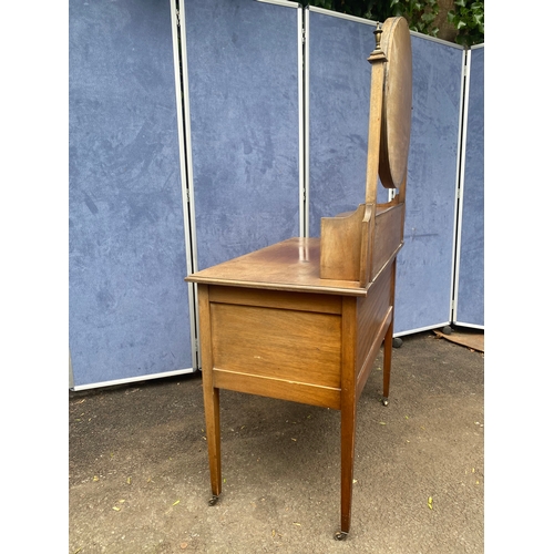 315 - Lovely Antique dressing table.

See images for dimensions