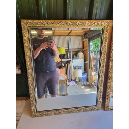 371 - A couple of gilt frames mirrors.