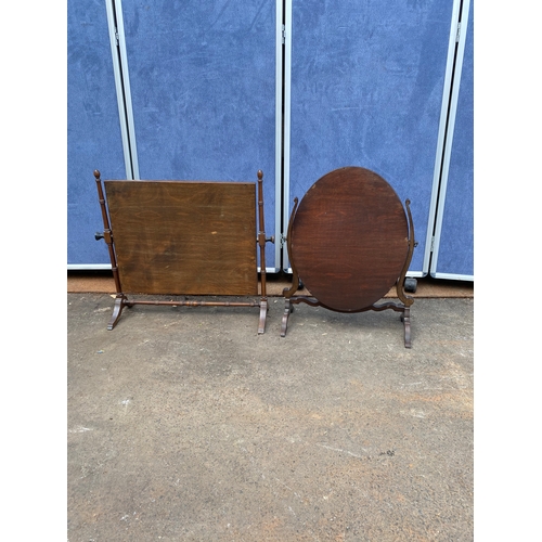 387 - A lot of two vintage dressing table mirrors. 

Please see images for dimensions.