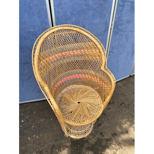 390 - Vintage rattan wicker peacock style armchair 

Dimensions - 23