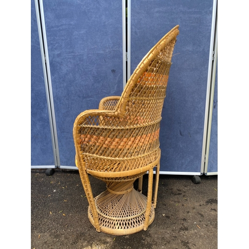 390 - Vintage rattan wicker peacock style armchair 

Dimensions - 23