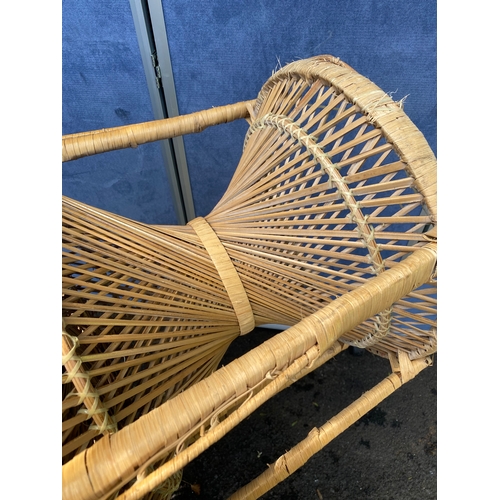 390 - Vintage rattan wicker peacock style armchair 

Dimensions - 23