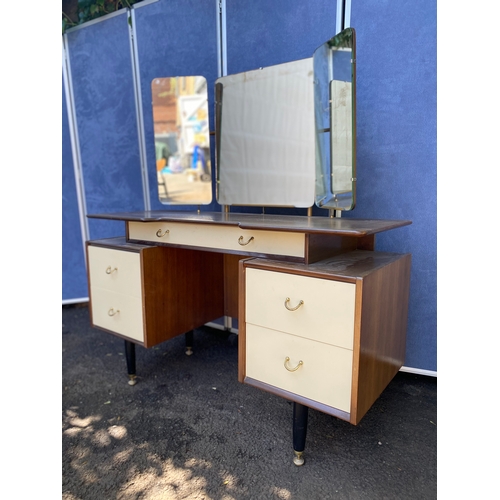 394 - Beautiful Mid century G Plan dressing table. 

See images for dimensions.