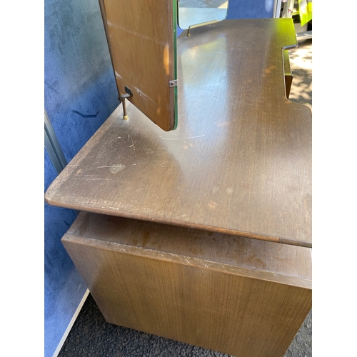 394 - Beautiful Mid century G Plan dressing table. 

See images for dimensions.