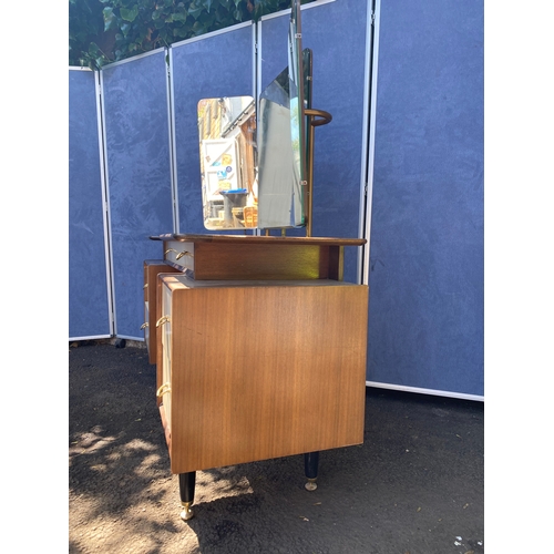 394 - Beautiful Mid century G Plan dressing table. 

See images for dimensions.