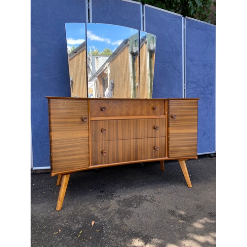 398 - Lovely mid century dressing table 

See images for dimensions.