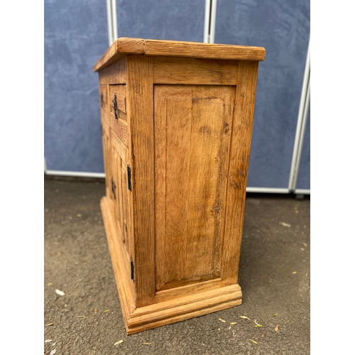 403 - Rustic pine cabinet/sideboard. 

Dimensions - 37.5