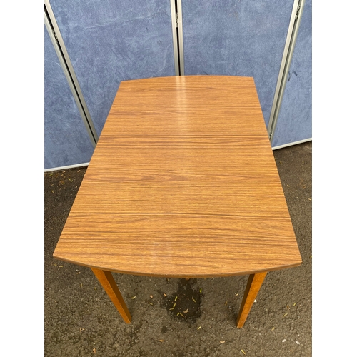 404 - P.H.G & Sons British made table with removable legs. 

Dimensions - 41.5