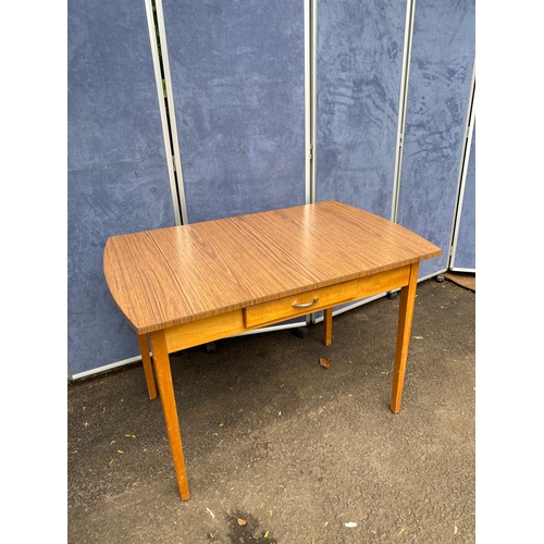 404 - P.H.G & Sons British made table with removable legs. 

Dimensions - 41.5