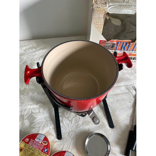 62 - Vintage Le Creuset Fondue