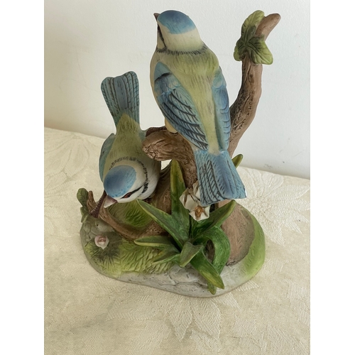 70 - Poole Pottery Bird on Pot + Alfretto Porcelain Birds on branch (chip to tail)