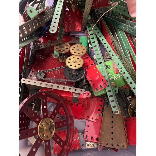 72 - Quantity of vintage Meccano