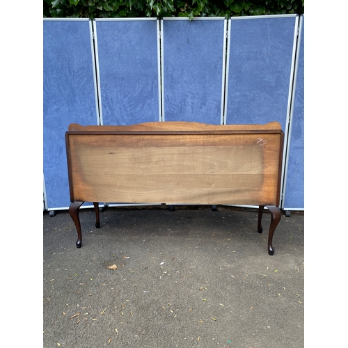 414 - A lovely mahogany sideboard.

Dimensions - 37