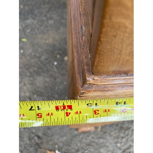 421 - Vintage oak writing desk/Bureau.

Dimensions - 42