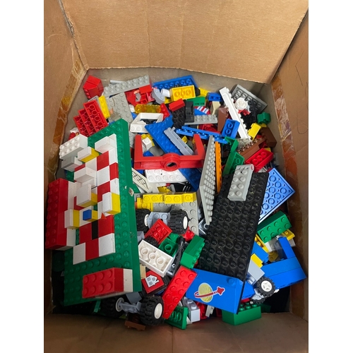 136 - Quantity of vintage lego and other toys