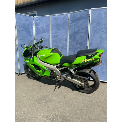 90 - Kawasaki Ninja Motorbike