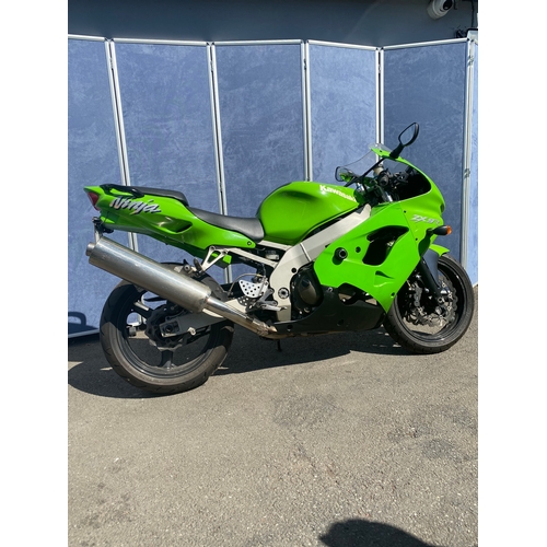 90 - Kawasaki Ninja Motorbike