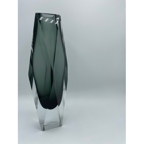 20 - Vintage Murano Mandruzzato Faceted Glass vase - 30cm