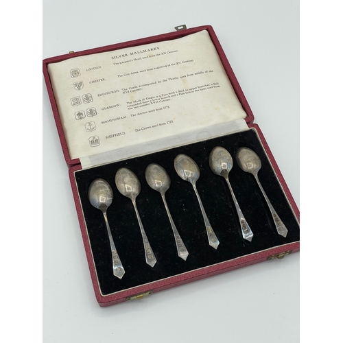 35 - Vintage Cased Sterling Silver Tea Spoons Marked with the Various Assay Marks