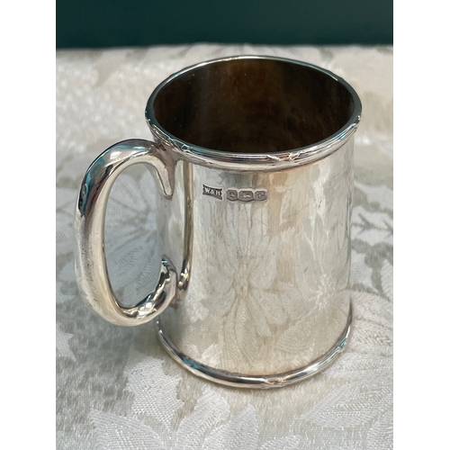 38 - Walker & Hall Sterling Silver Tankard - Sheffield 1923 - 141g - 8cm x 6cm