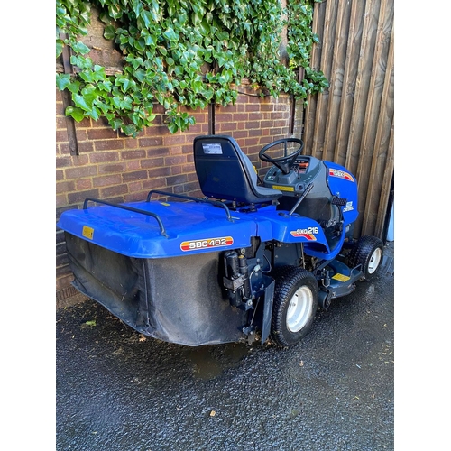 110 - Iseki SXG 216 diesel garden tractor with mower deck and fitted a SBC 402 grass collector - 171.1 or ... 