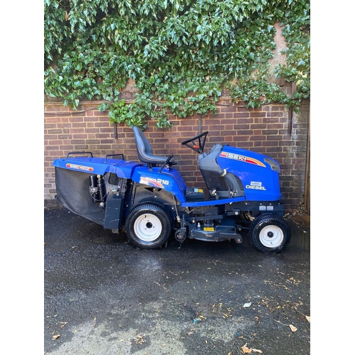 110 - Iseki SXG 216 diesel garden tractor with mower deck and fitted a SBC 402 grass collector - 171.1 or ... 