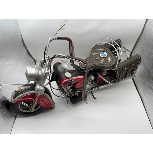 113 - Large Handmade Metal Indian Chief Type Vintage Motorcycle - Interior Design 
87cm in length, 43cm hi... 