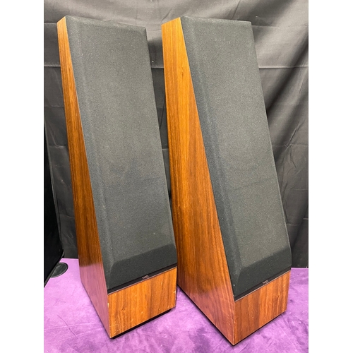 267 - A Pair of Vintage Thiel Model CS .5 Loudspeakers