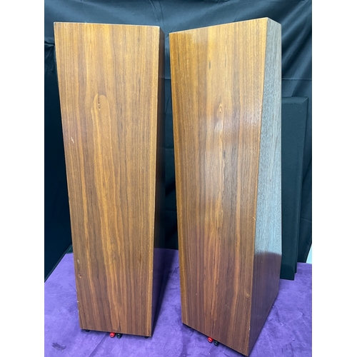 267 - A Pair of Vintage Thiel Model CS .5 Loudspeakers