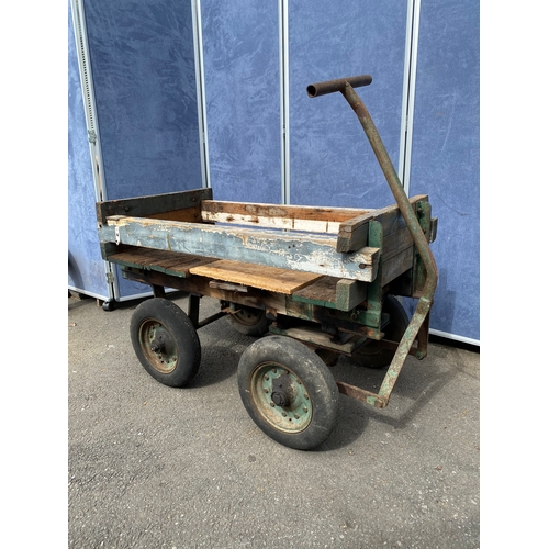 286 - Wooden utility cart / trolley / wagon.

See images for dimensions.