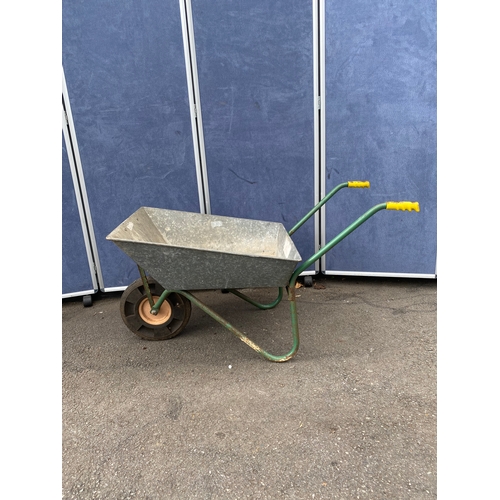 289 - Wheel barrow.