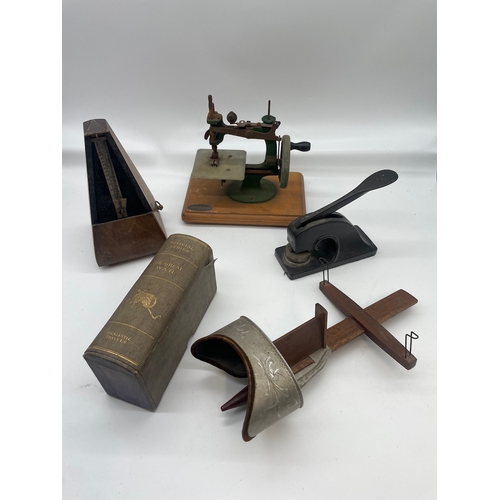 134 - Quantity of vintage items including set of stereoscope viewing cards Realistic Travels The Great War... 