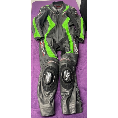 103 - Mens RST Full Motorbike leathers UK44 Green & Black