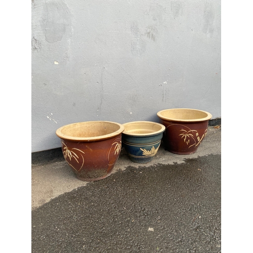 330 - Lovely trio of printed garden pots